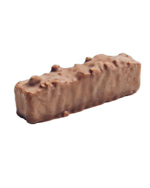 Barre de chocolat au lait praliné, cacahuète et caramel au beurre salé